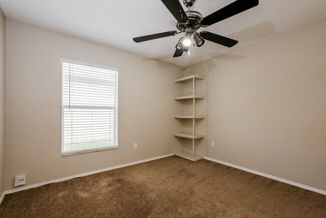 Building Photo - 13625 Springtide Ct