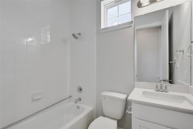 Building Photo - 112 Revere Dr