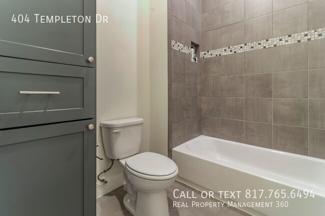 Building Photo - 404 Templeton Dr