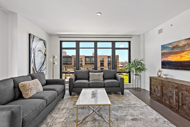 Building Photo - 1611 8th St NW