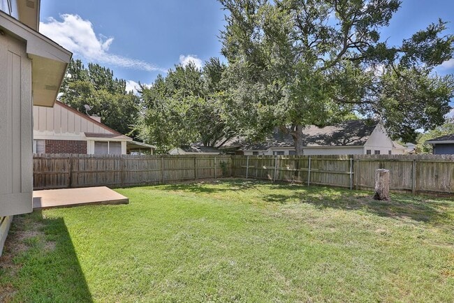 Building Photo - 917 Minturn Ln