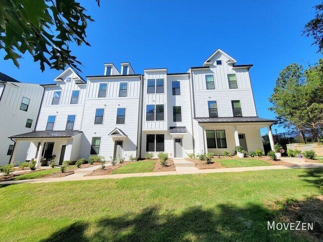 Building Photo - 645 District Ct
