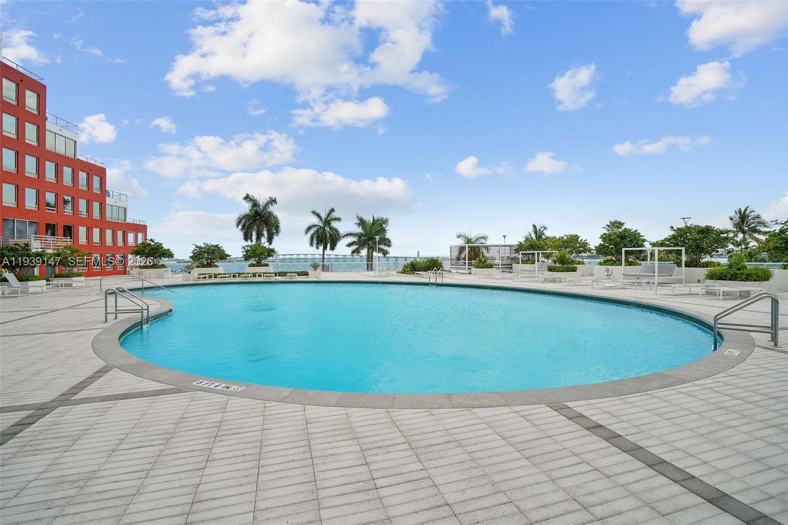 Building Photo - 1541 Brickell Ave