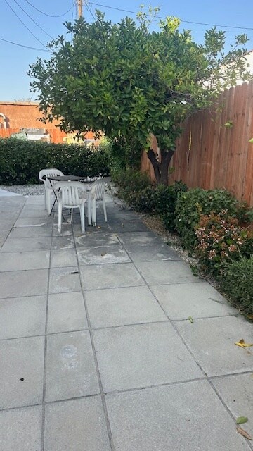 Building Photo - 116 S Chevy Chase Dr