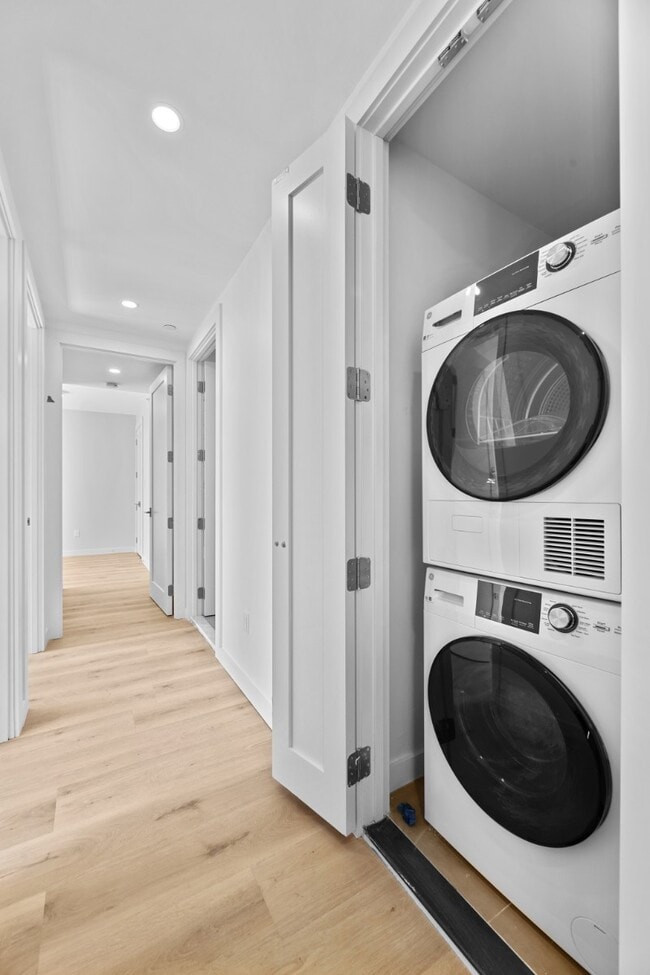 Building Photo - 68 Gold Street