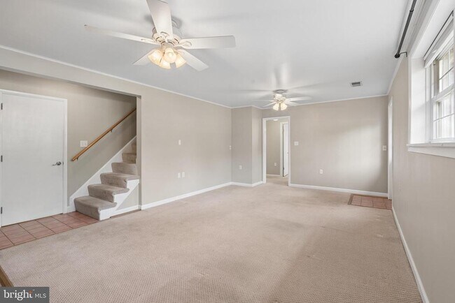 Building Photo - 8109 Broadview Dr