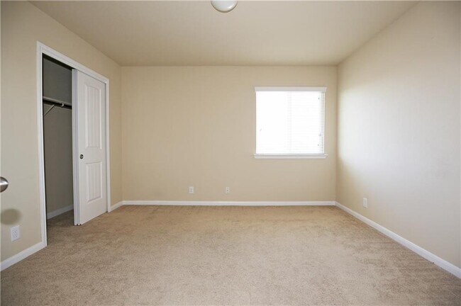 Building Photo - 903 Alamo Plaza Dr