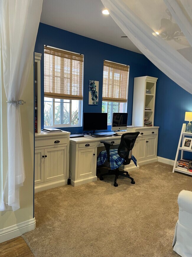 Building Photo - 28064 Dickason Dr