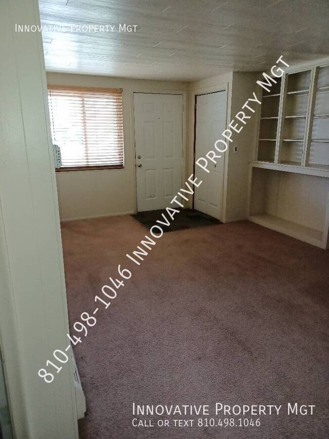 Building Photo - 5181 1/2 N. Elms-#1