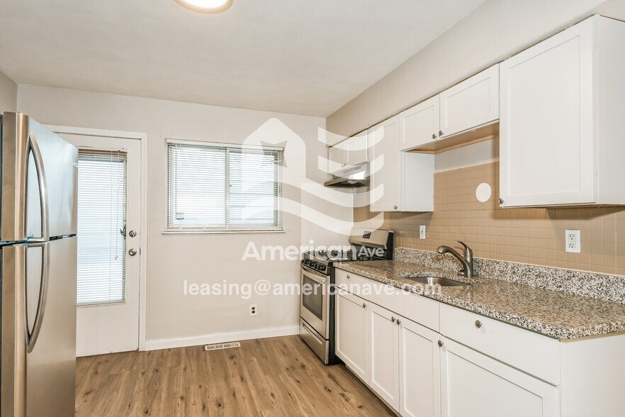 Building Photo - 5226 Vine Ave