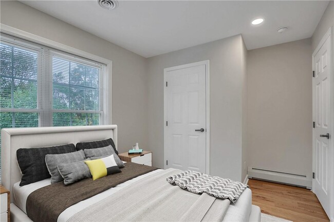 Building Photo - 3 Maplewood Terrace
