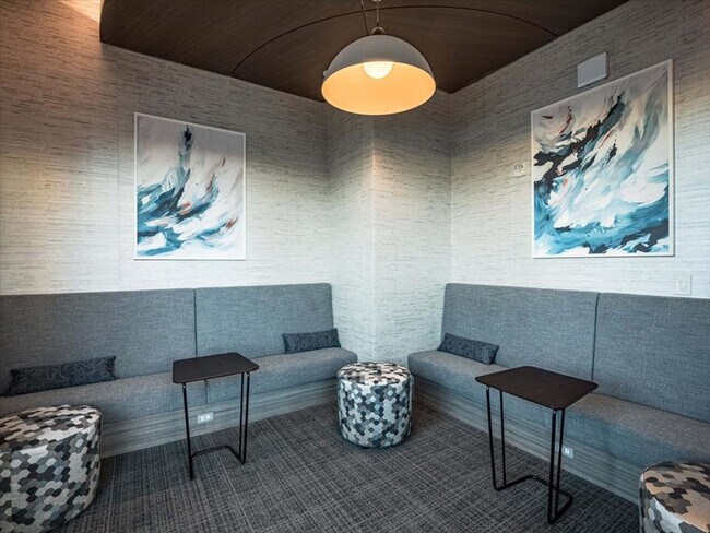 Building Photo - 400 Army Navy Dr