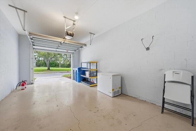 Building Photo - 9508 W Park Village Dr
