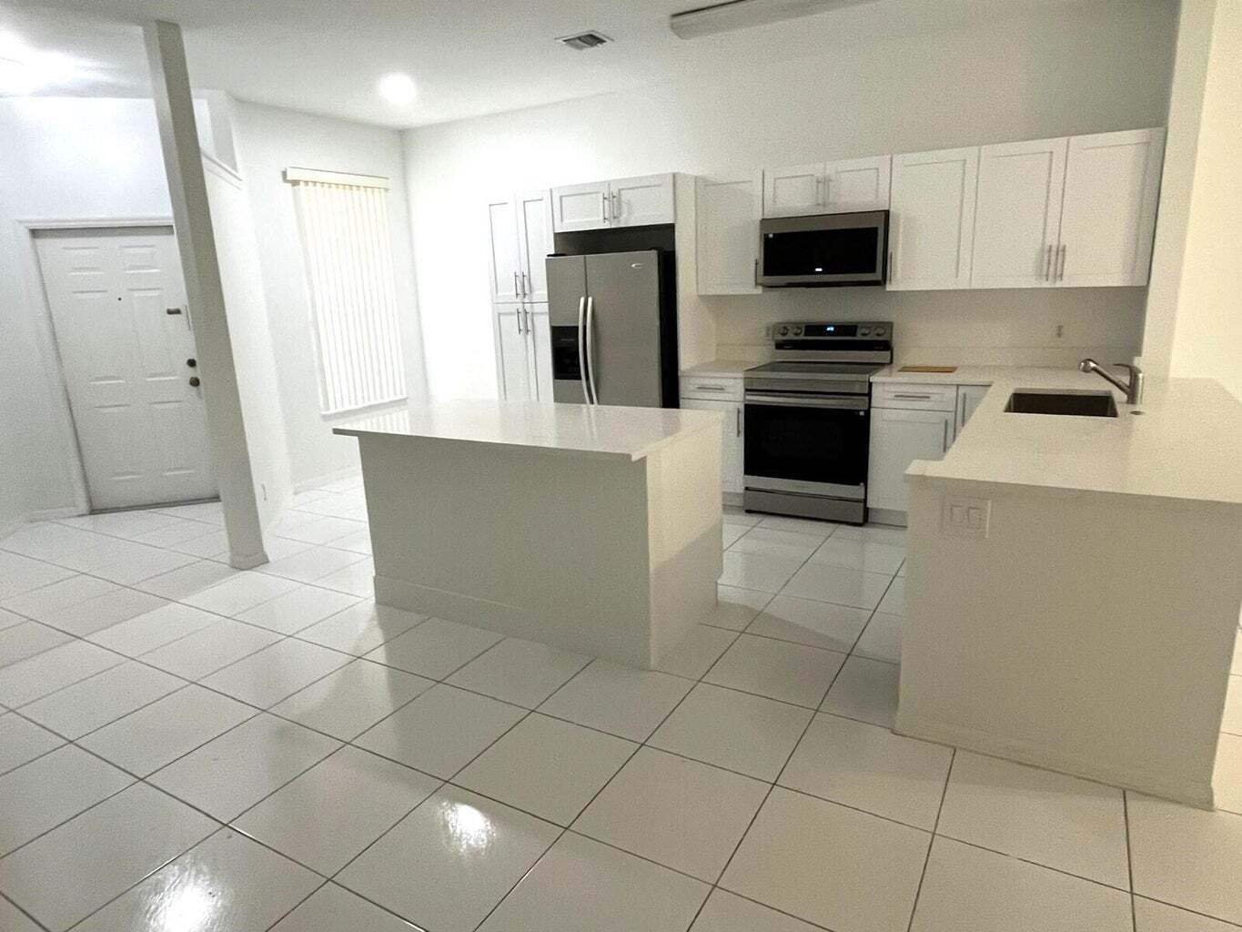 Building Photo - 3166 Via Poinciana