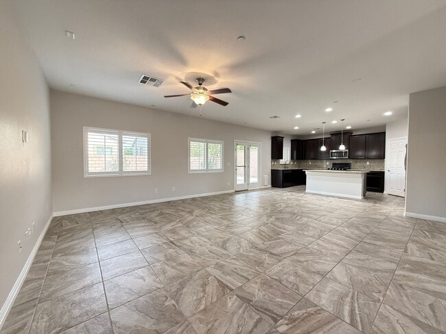 Building Photo - 132 Dunblane St