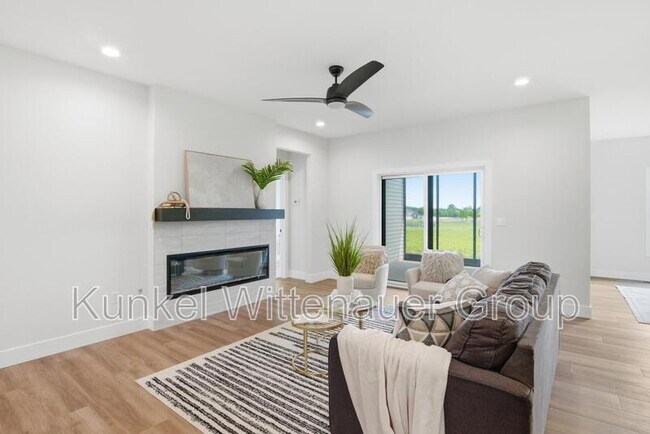 Building Photo - 829 Bushwood Way