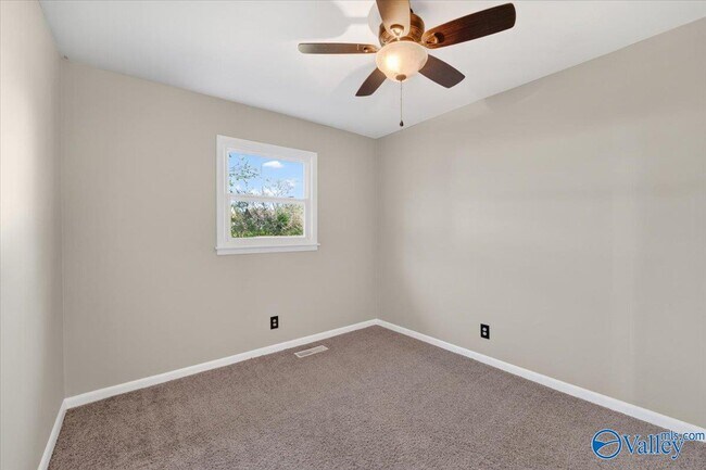 Building Photo - 372 Clutts Rd