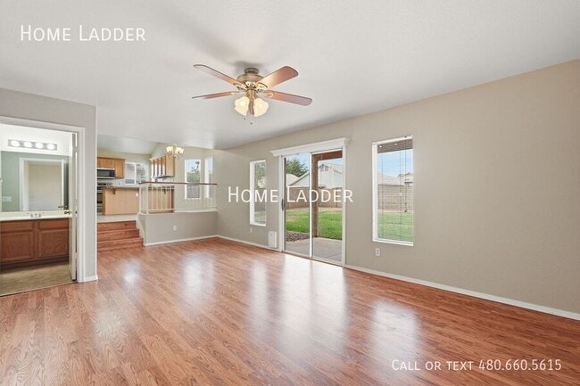 Building Photo - 599 W Country Estates Ave