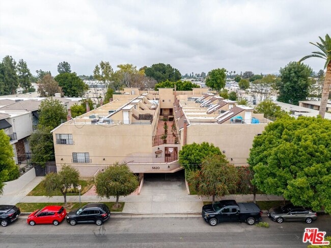 Building Photo - 5820 Yolanda Ave