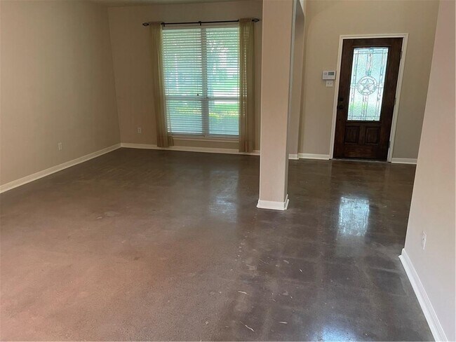 Building Photo - 1718 Woodvista Pl
