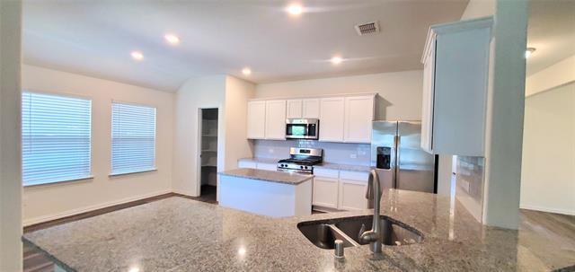 Building Photo - 421 Brook View Ct
