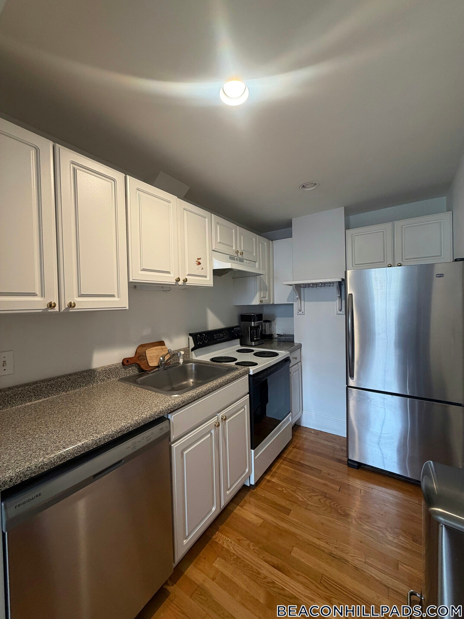 Building Photo - 14 Derne St