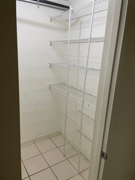 Building Photo - 465 S Royal Poinciana Blvd