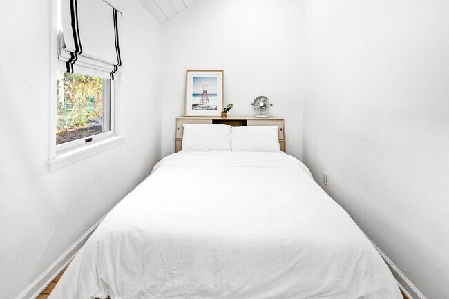 Building Photo - 144 Powell Ave