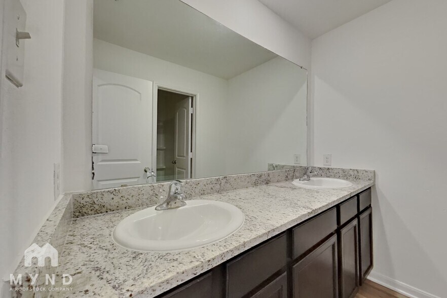 Building Photo - 10845 Quinn Ct