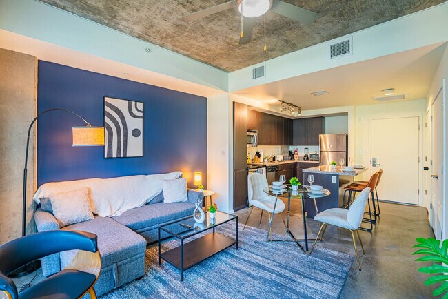 Building Photo - 913 N 3rd St