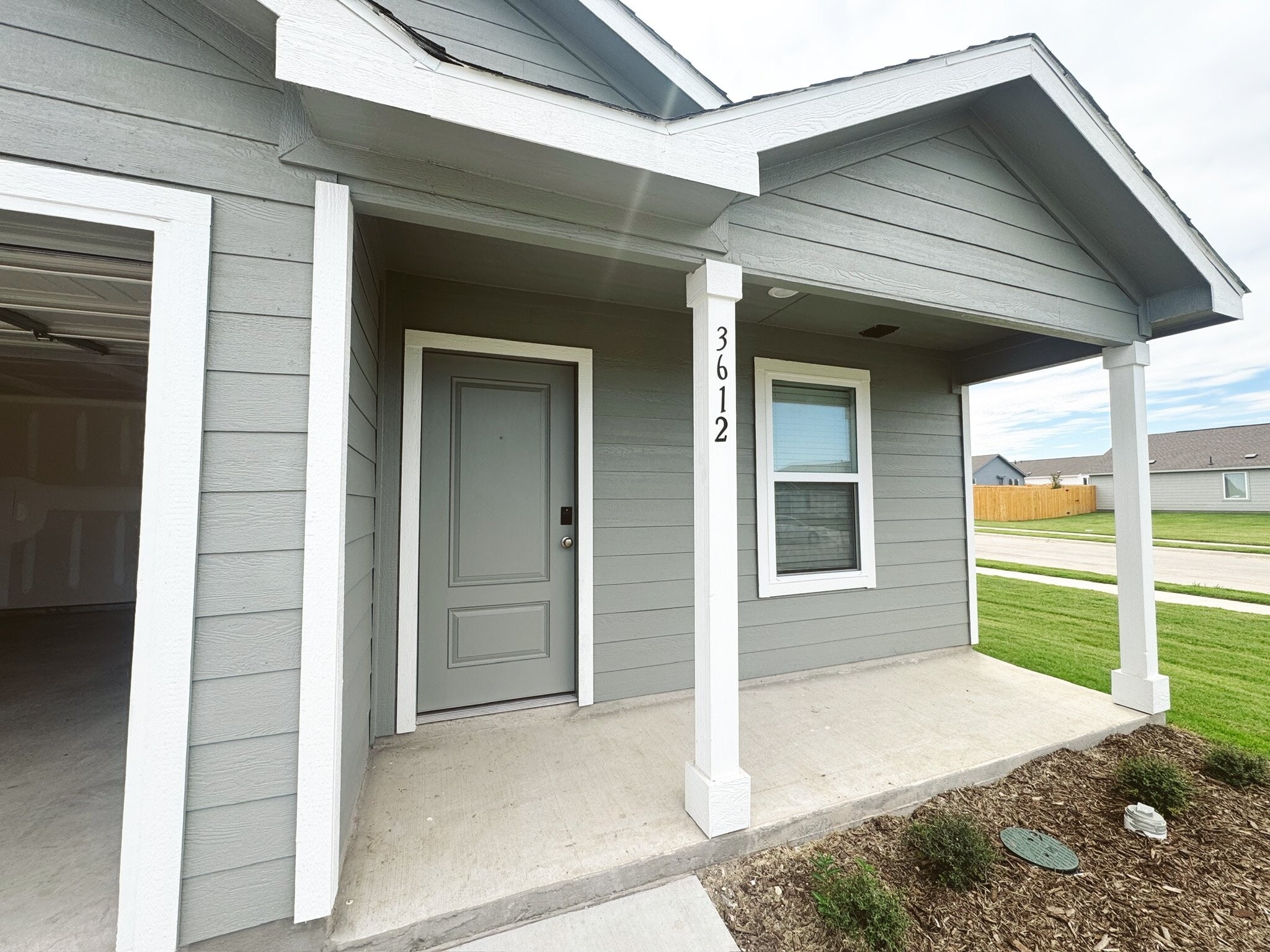 Building Photo - 3612 Chambray Dr