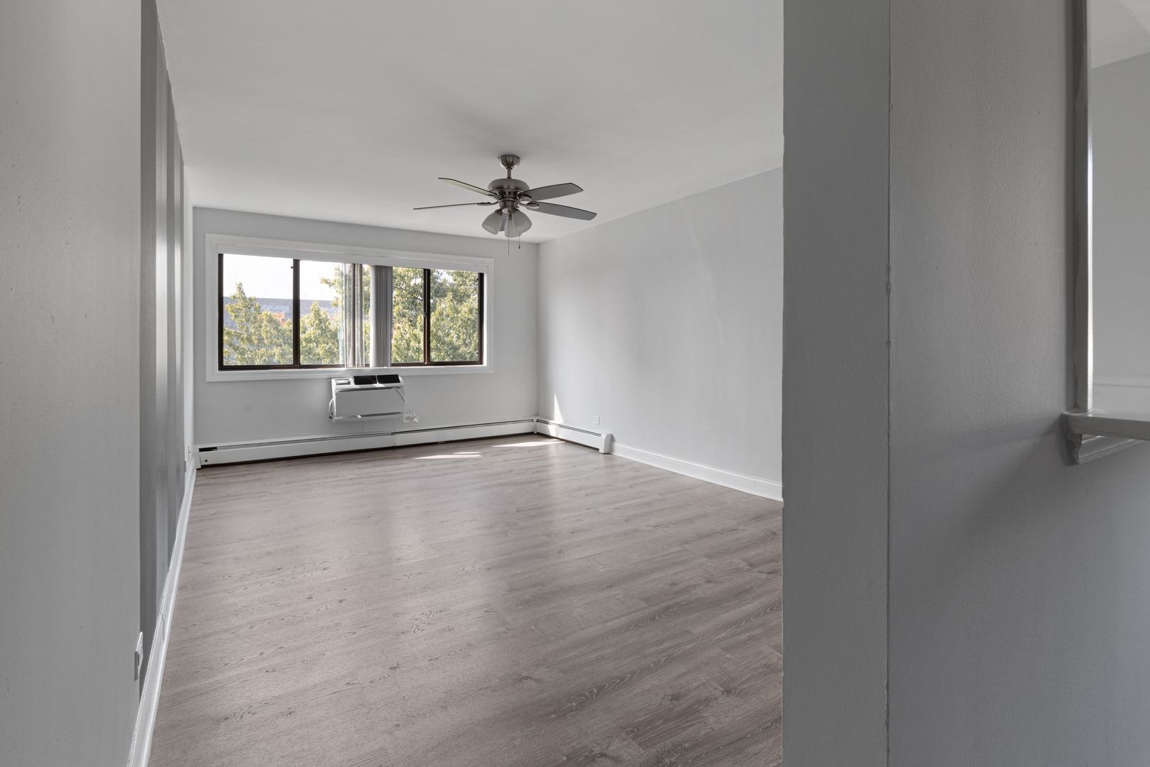 Building Photo - 6021 N Winthrop Ave