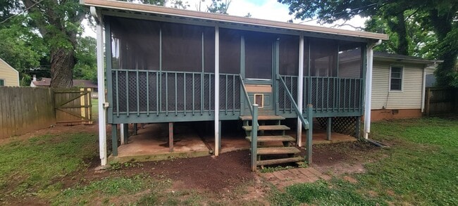 Building Photo - 3 Bedroom 2 Bathroom SW Huntsville