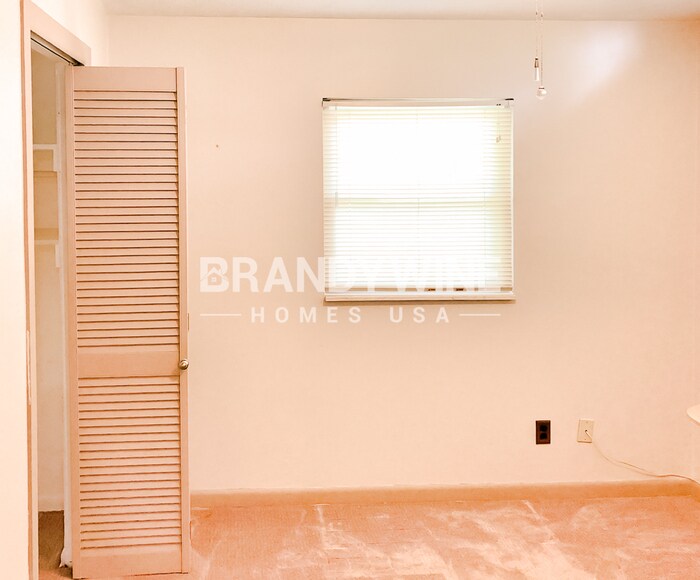 Building Photo - 7671 Vale Dr