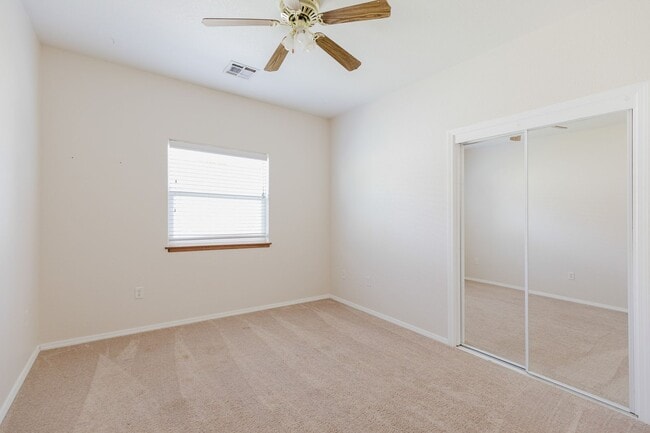 Building Photo - *MOVE IN SPECIAL* $350 OFF FIRST MONTH RENT! Spacious 4 Bedroom Home with Fireplace