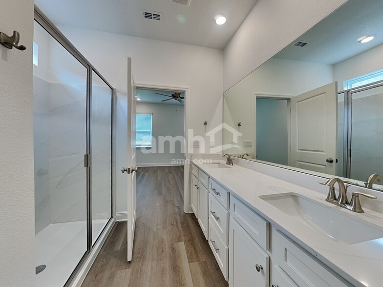 Building Photo - 6524 Atlantic Bch Ave