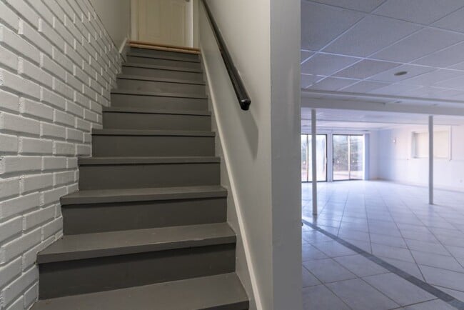 Building Photo - 4345 Mumford Dr