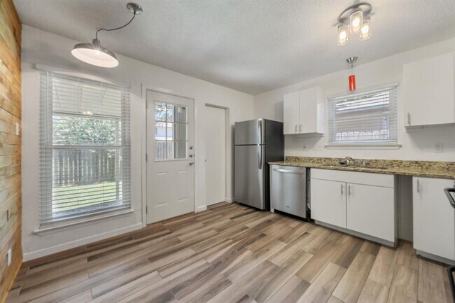 Building Photo - 9618 Sugar Hill Dr