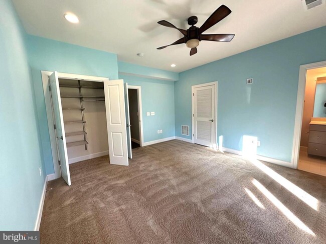 Building Photo - 3697 Ambrose Hills Rd