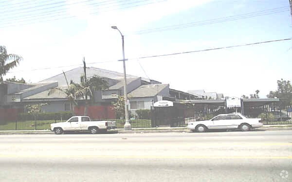 Primary Photo - Mountain View Apartments