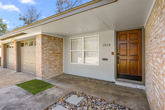 Building Photo - 2018 Woodvine Dr