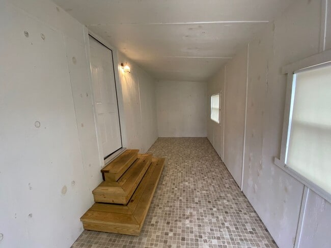 Building Photo - Mobile Home