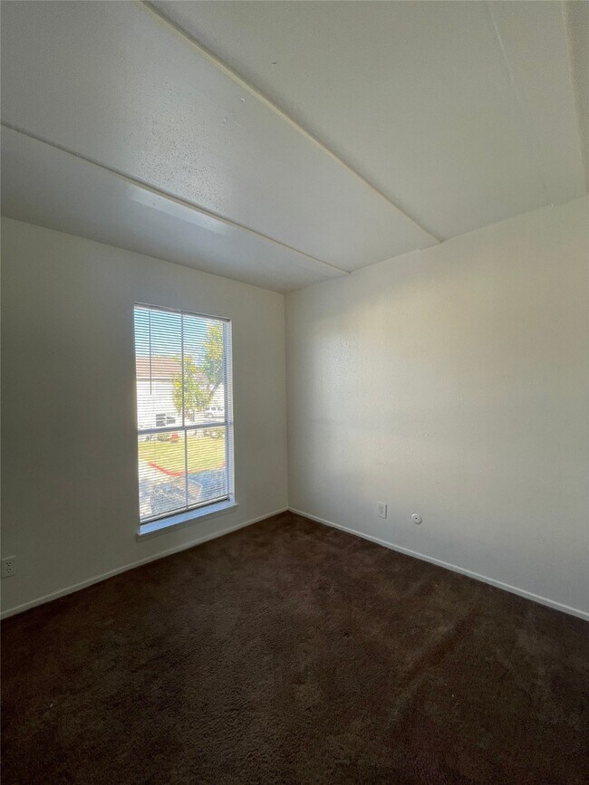 Building Photo - 6200 W Tidwell Rd