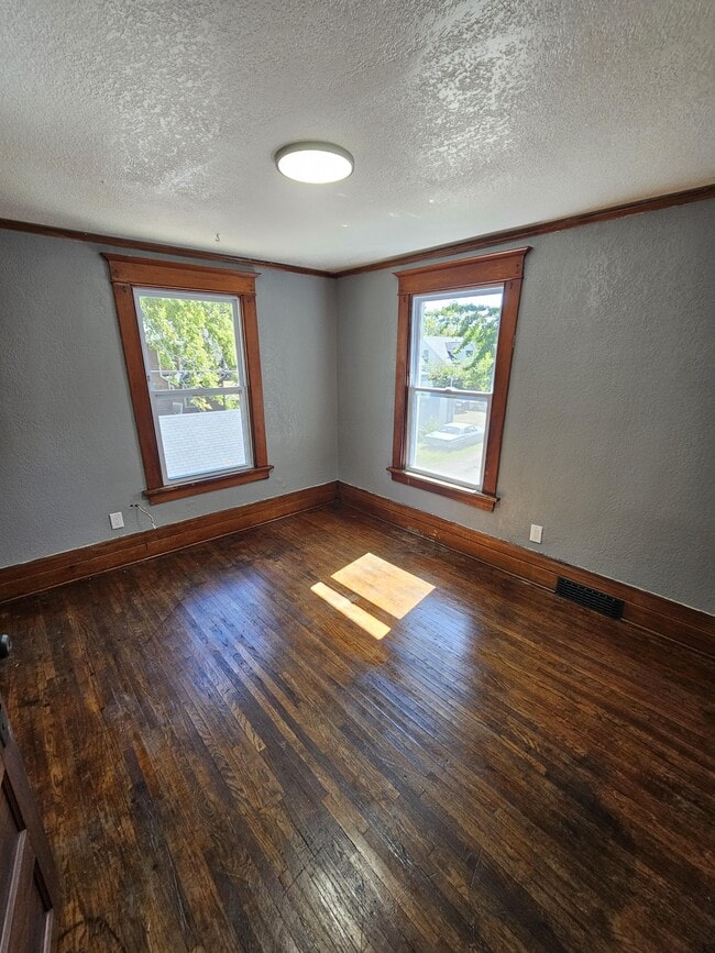 Building Photo - 117 Dawson St