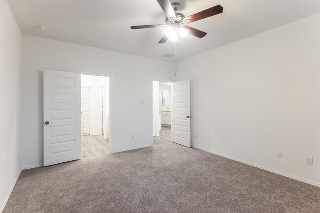 Building Photo - 16734 Rover Ln