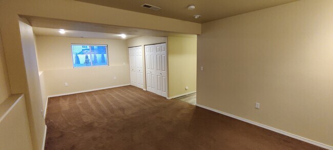 Building Photo - 1721 W Cimarron Ln