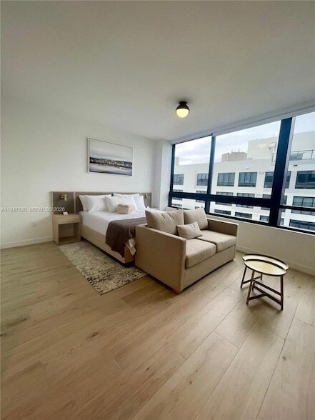 Building Photo - 225 N Miami Ave