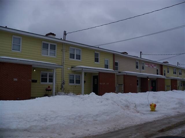Primary Photo - 312-326 Commando St