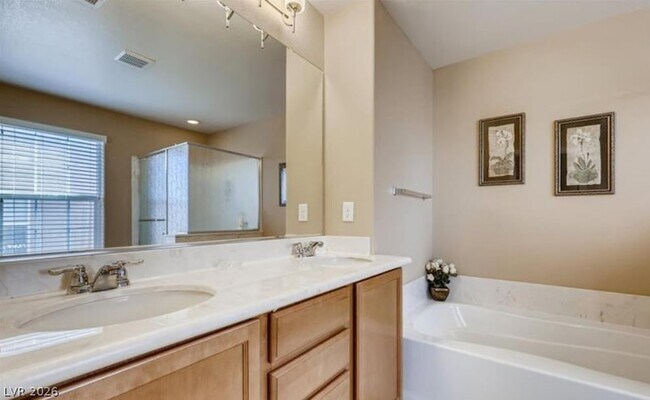 Building Photo - 3077 Camino Sereno Ave