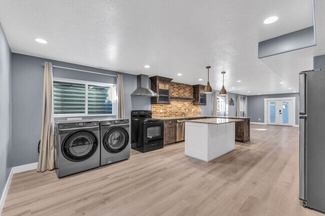 Building Photo - 2 BD 1 BA Mother-in-Law Unit at Point of the Mountain